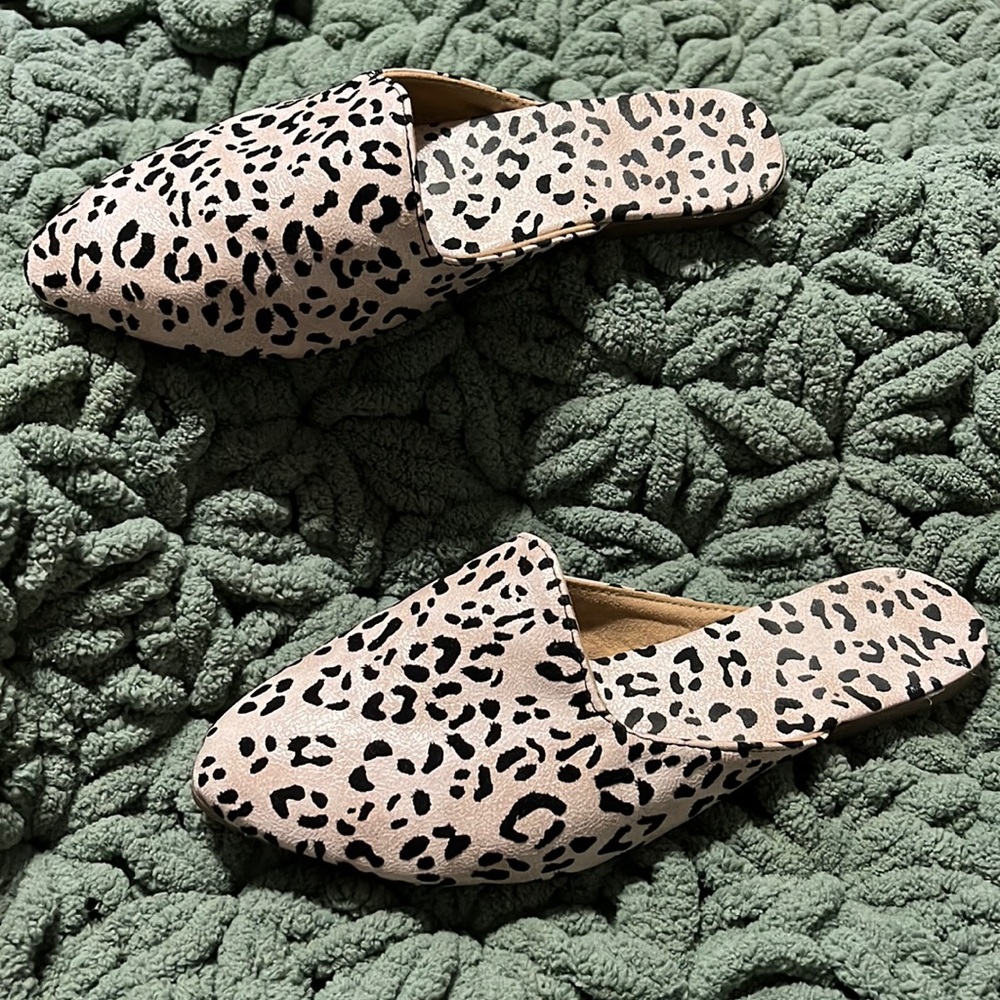 Pale pink leopard moccasin